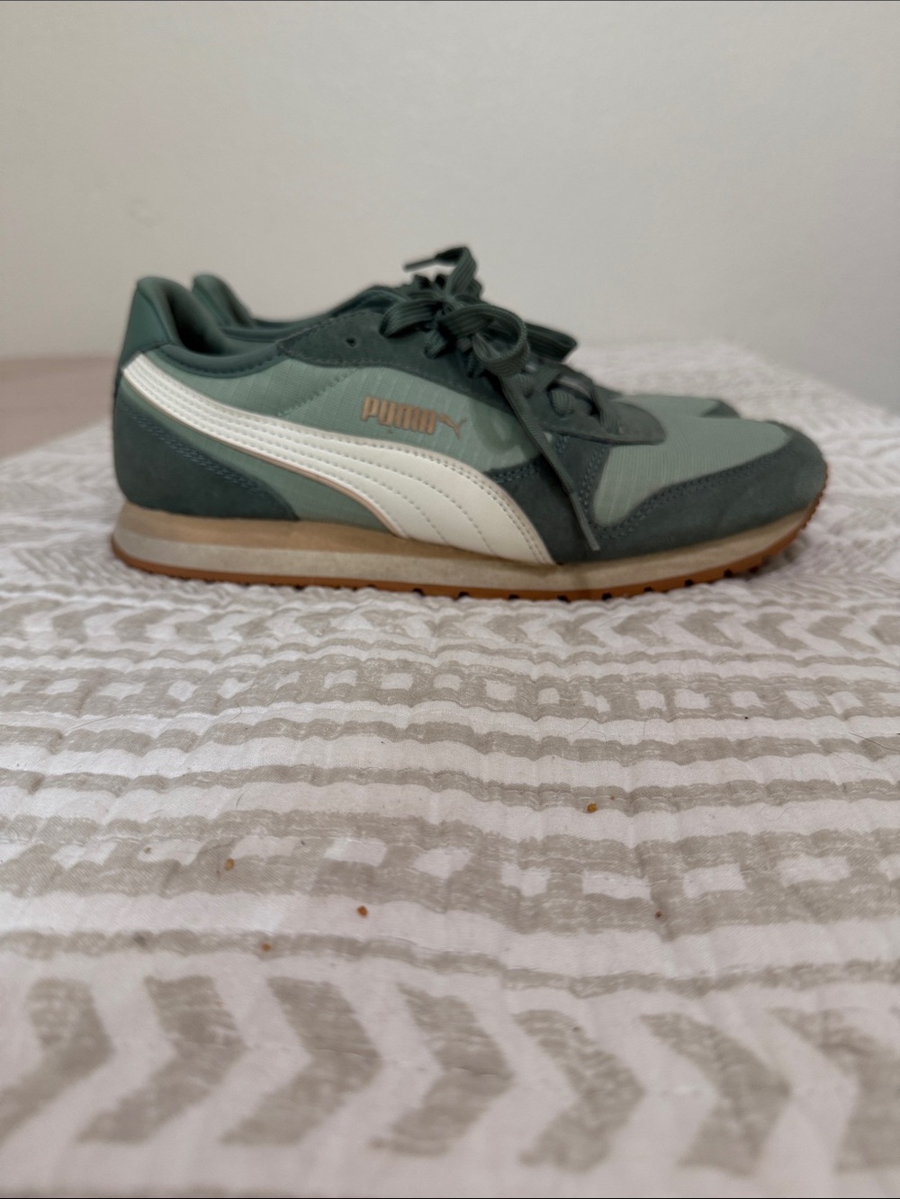 PUMA Classic Women's Green Retro Runner Sneakers - White Accent